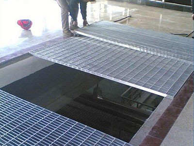 镀锌齿形钢格栅